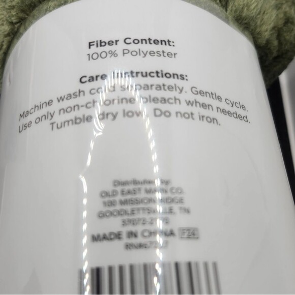 Warm and Cozy Bundle Gift Set Olive Green Soft Throw Blanket, Mug, Hot Cocoa - Picture 2 of 6